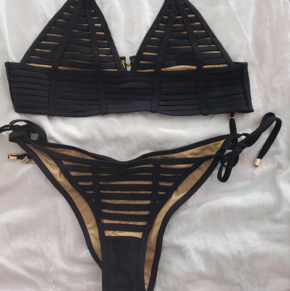 Beach Bunny bikini set
